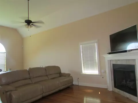 4679 Dublin Cir, Olive Branch, MS 38654 photo 2