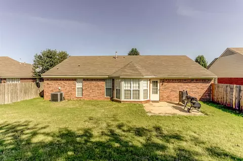 1883 Cresent Ln, Southaven, MS 38671 photo 18