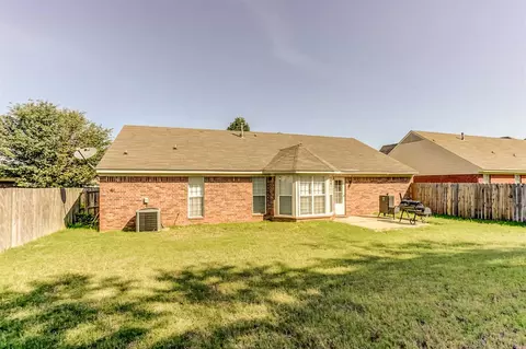 1883 Cresent Ln, Southaven, MS 38671 photo 17