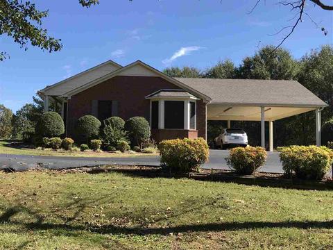 309 Skyline Dr, Selmer, TN 38375 photo 3