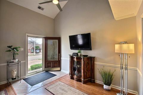 385 Booth Ln, Collierville, TN 38017 photo 3