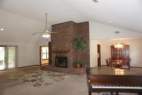 3080 Beechrun Dr, Memphis, TN 38128 photo 4