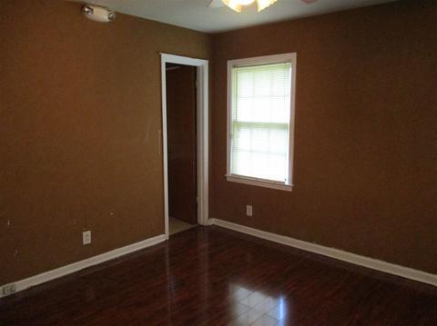 445 E Raines Rd, Memphis, TN 38109 photo 9