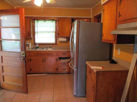 445 E Raines Rd, Memphis, TN 38109 photo 4