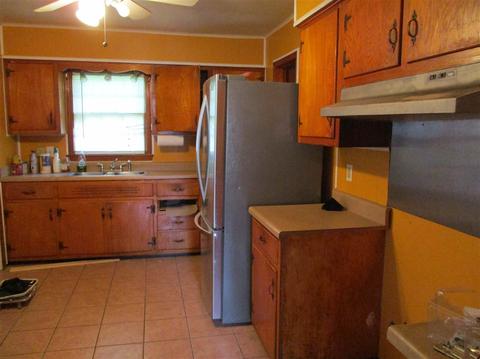 445 E Raines Rd, Memphis, TN 38109 photo 5