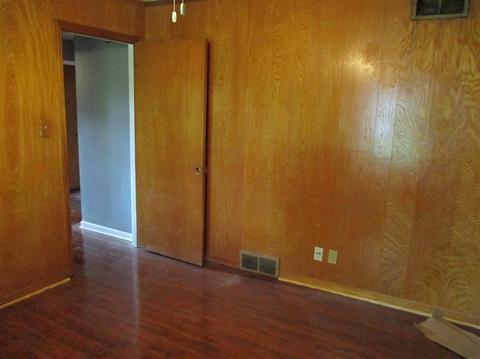 445 E Raines Rd, Memphis, TN 38109 photo 15