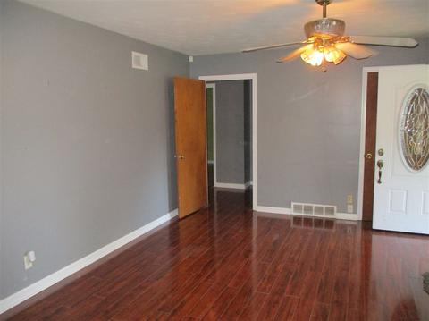 445 E Raines Rd, Memphis, TN 38109 photo 7