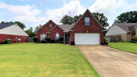 6574 White Hawk Ln, Olive Branch, MS 38654 photo 1
