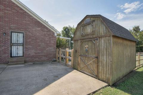 273 Charles Mckee Pl, Covington, TN 38019 photo 2
