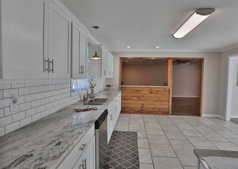 357 Harts Bridge Rd, Jackson, TN 38301 photo 2