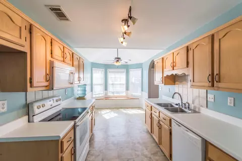 9635 Geneva Loop N, Olive Branch, MS 38654 photo 11