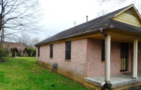 696 Ayers St, Memphis, TN 38107 photo 4