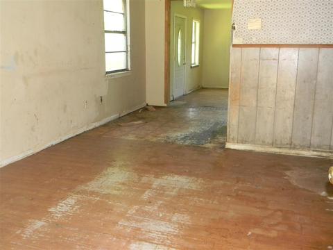 5040 Eighth Rd, Memphis, TN 38109 photo 3
