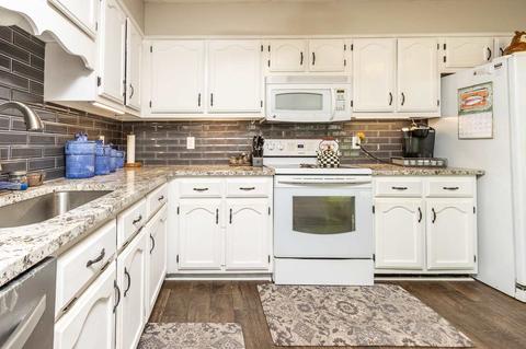 304 E White Dr, Collierville, TN 38017 photo 2