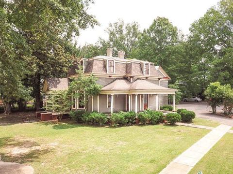 1004 Fillmore St, Corinth, MS 38834 photo 1