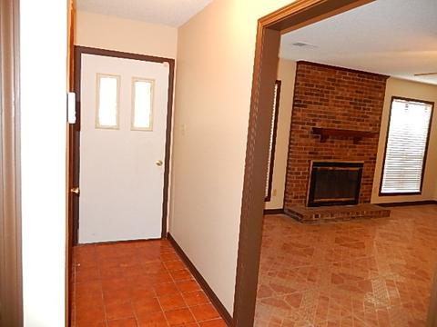 4475 Window Dr, Memphis, TN 38135 photo 2