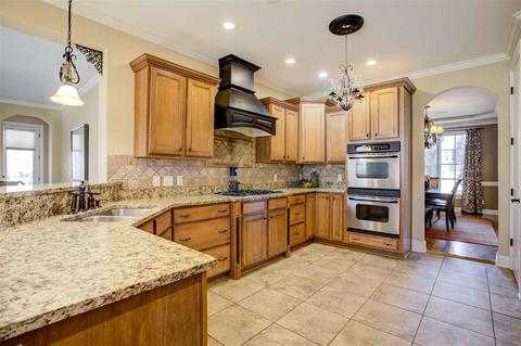 1025 E Old Hearthstone Cir E, Collierville, TN 38017 photo 8