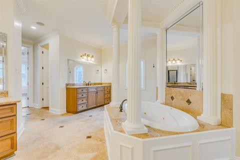 1065 E Old Hearthstone Cir, Collierville, TN 38017 photo 17