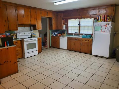 437 N Maple St, Covington, TN 38019 photo 4