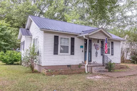 105 Noel St, Corinth, MS 38835 photo 1