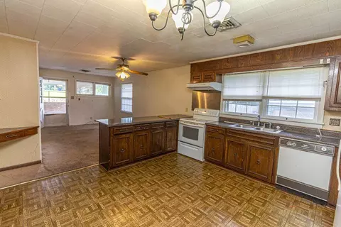 2404 Proper St, Corinth, MS 38835 photo 8
