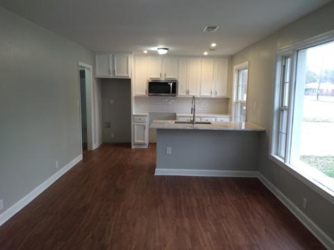 334 E Raines Rd, Memphis, TN 38109 photo 4