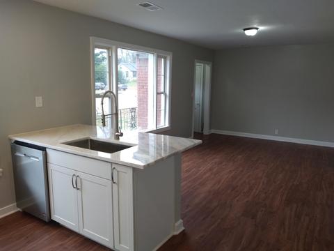 334 E Raines Rd, Memphis, TN 38109 photo 7