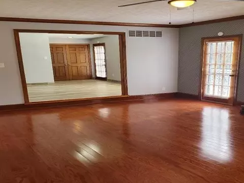 3060 Beechrun Dr, Memphis, TN 38128 photo 5
