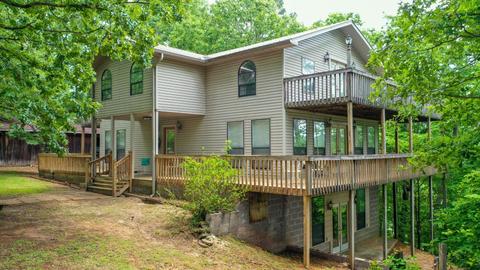 455 Huckleberry Ln, Savannah, TN 38372