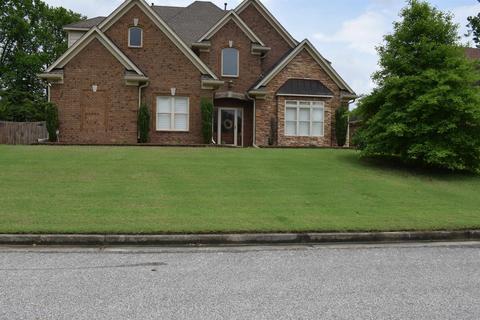 400 Whispering Meadows Dr, Oakland, TN 38060
