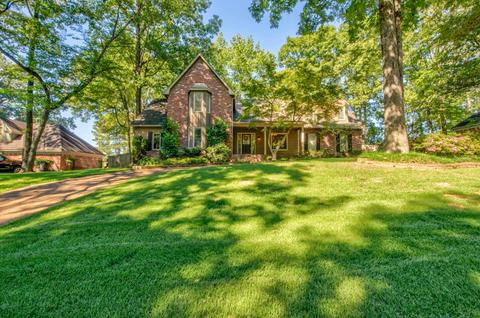 816 N Tree Dr, Collierville, TN 38017 photo 1