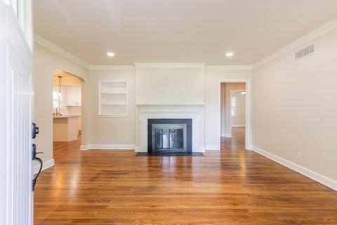 210 Edwin Cir, Memphis, TN 38104 photo 3