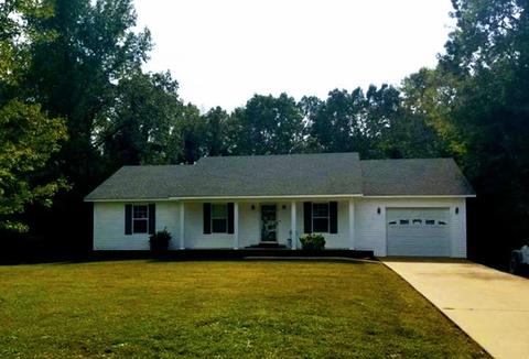 320 Opel Loop, Savannah, TN 38372 photo 1