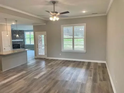 1776 Bristol Dr, Nesbit, MS 38651 photo 5