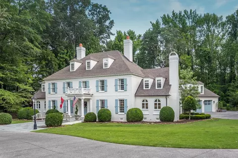9224 Forest Downs Rd, Germantown, TN 38138