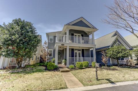 1325 Island Town Dr, Memphis, TN 38103