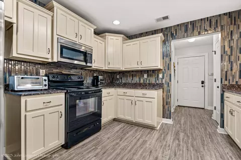 8553 S Trinity Park Dr, Olive Branch, MS 38654 photo 11