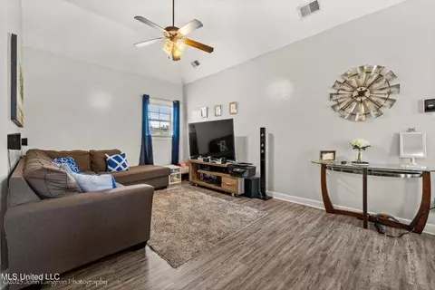 8553 S Trinity Park Dr, Olive Branch, MS 38654 photo 8