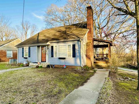 253 5th St N, Selmer, TN 38375