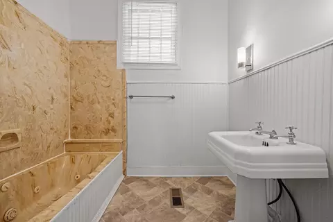 210 N Maple St, Covington, TN 38019 photo 4