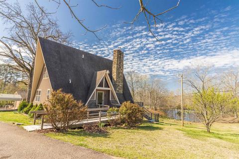 602 Ammons Rd, Selmer, TN 38375