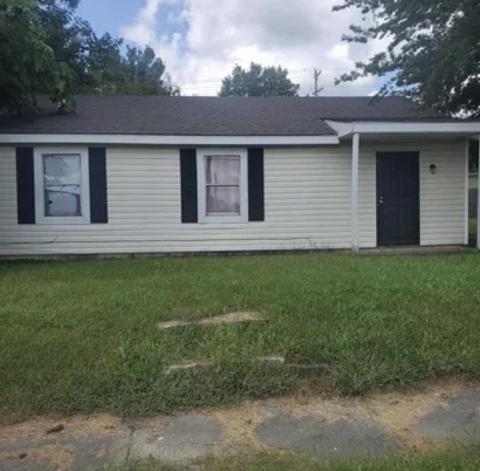 121 James Buchanan Dr, Jackson, TN 38301
