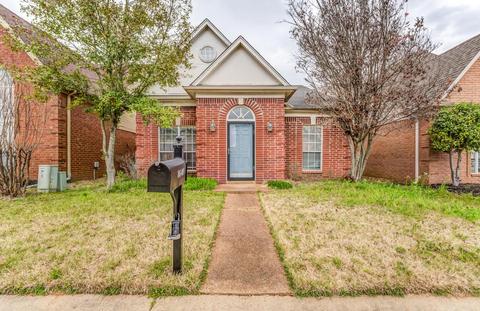 8648 Eagle View Dr, Cordova, TN 38018