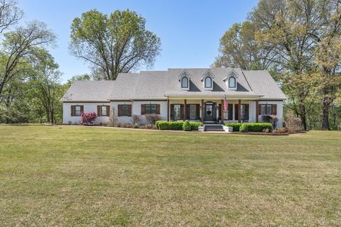 155 Brier Hills Dr, Piperton, TN 38017