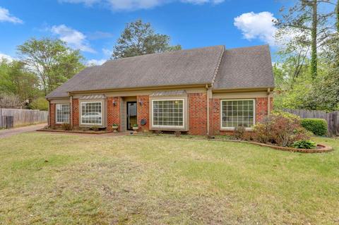 8135 Aspen Pine Cv, Germantown, TN 38138
