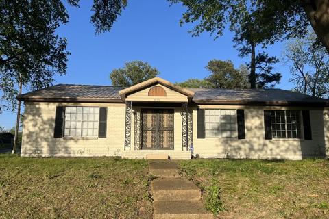 3896 Brookmeade St, Memphis, TN 38127