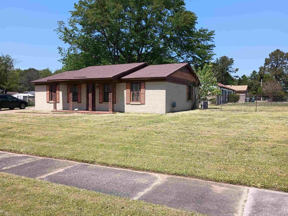  1200 Shadowline Dr, Memphis, TN 38109 photo 2