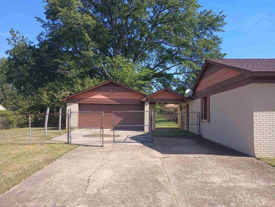  1200 Shadowline Dr, Memphis, TN 38109 photo 4