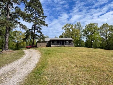 500 George Walter Rd, Bolivar, TN 38008
