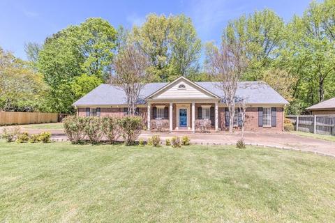 1469 Poplar Ridge Dr, Memphis, TN 38120